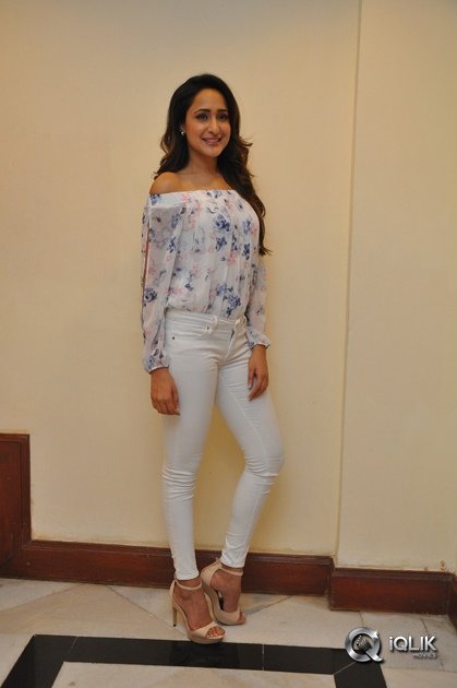 Pragya-Jaiswal-At-Nakshatram-Movie-Teaser-Launch